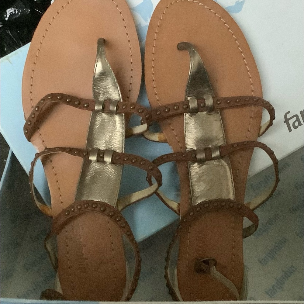 NEW, Faryl Robin “Westy” Leather Sandals in Gunmetal color. USA Size:9
